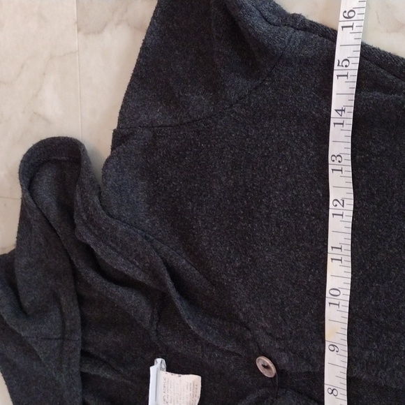 G.W. sport full length sweater. - Picture 6 of 9